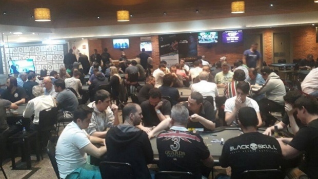 Tradicional casa de poker de Curitiba negocia com gigante paulista