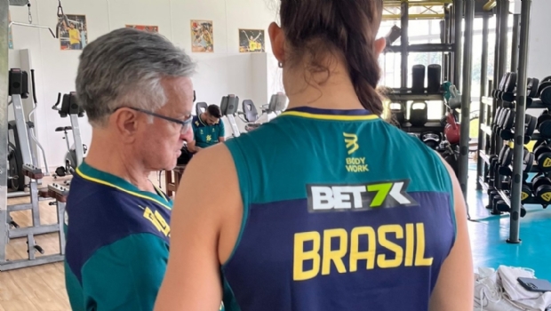 Bet7k makes its debut on Brazilian women's and men's volleyball teams uniforms
