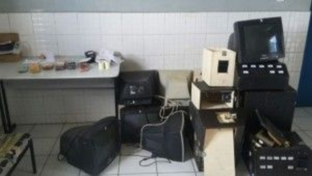 PM fecha central clandestina de jogos em Campos