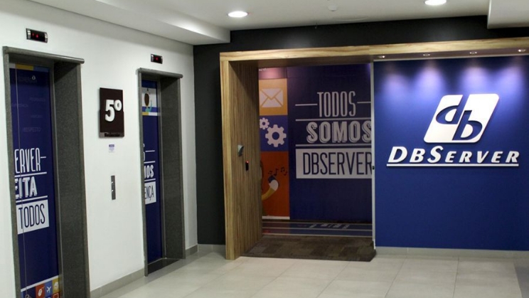 DBServer completa 24 anos com crescimento médio de 40%