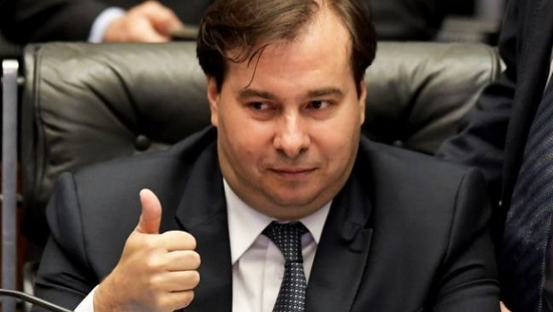 Rodrigo Maia promete votar liberação de cassinos em novembro