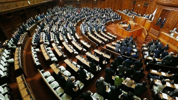 Japan gambling addiction bill delayed to 2018