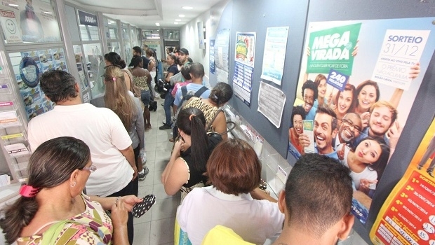 Mega da Virada: movimento nas lotéricas ainda é baixo em Curitiba