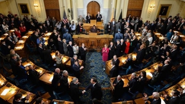 Nova Jersey autorizaria jogos online em pistas de corridas de cavalo