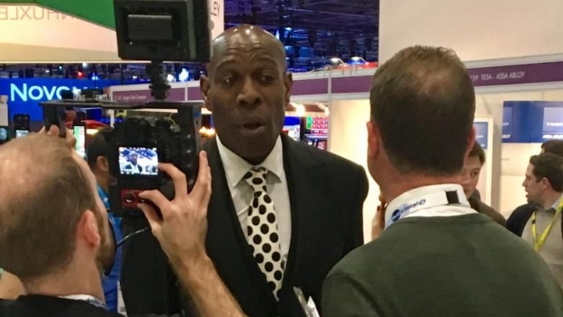 Roberto Carlos e outras estrelas do esporte visitam a ICE 2017