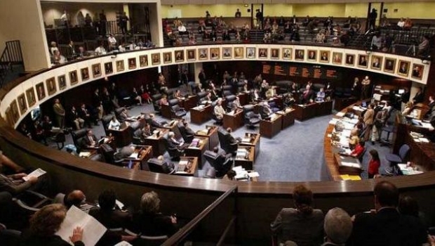 Senado da Flórida passa projeto de expansão do jogo