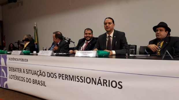 Com o apoio maciço, lotéricos tiveram audiência pública no Congresso