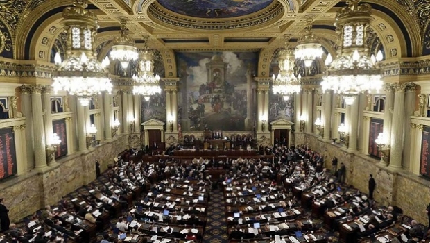 Pennsylvania senate approves online gaming