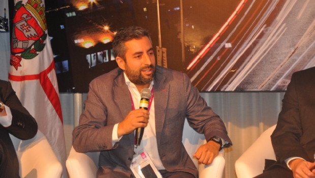 Fidelização em terra, no mar e no ar (on-line)