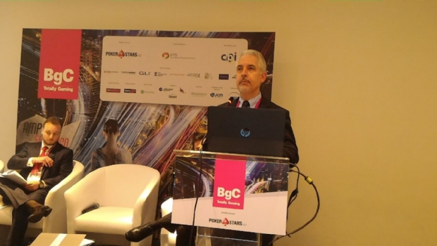 Atividade ilegal no Brasil envolve R$ 20 bilhões por ano