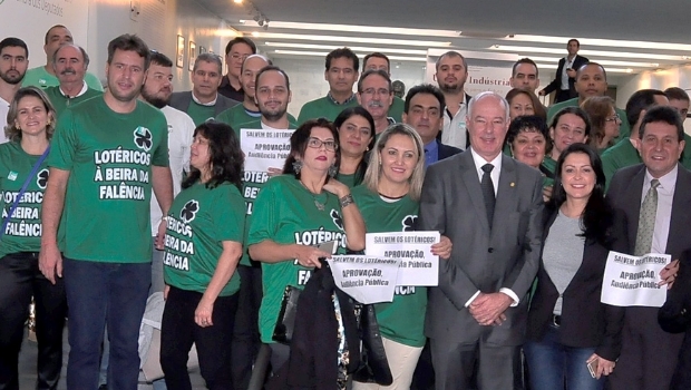 Correção de tarifas pode salvar lotéricos da falência