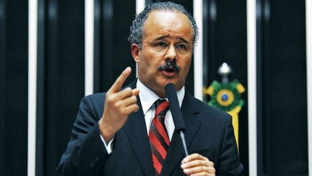 Voto de petista libera partidos políticos para criar loterias e bingos