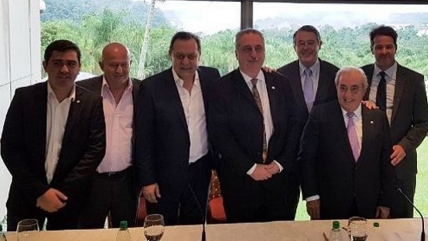 Air Europa investe pesado em Iguaçu: voo com escala no Rio e um hotel cassino