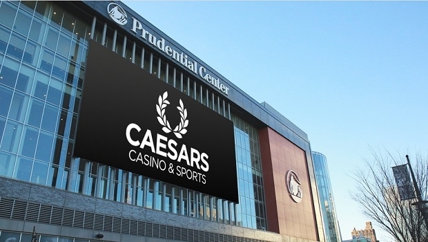 Caesars assina parceria histórica com equipes da NBA e da NHL