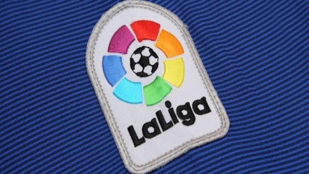 Liga espanhola de futebol fecha acordo com operador online russo