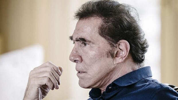 Steve Wynn steps down as CEO