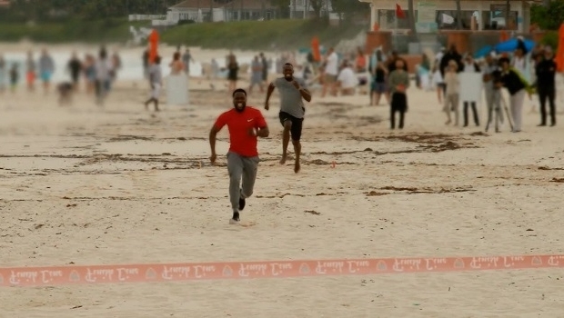 Kevin Hart and Usain Bolt battle it out in Pokerstars #GameOn Finale