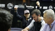 Neymar volta a jogar poker no H2Club na companhia de jogadores do Palmeiras