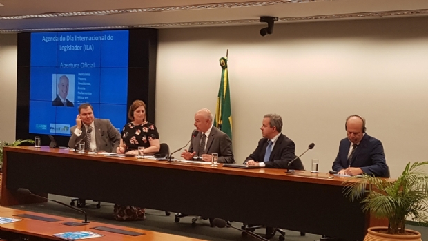 Especialistas internacionais e legisladores discutiram a legalização dos jogos no Brasil