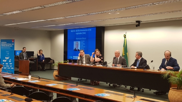 Especialistas internacionais e legisladores discutiram a legalização dos jogos no Brasil