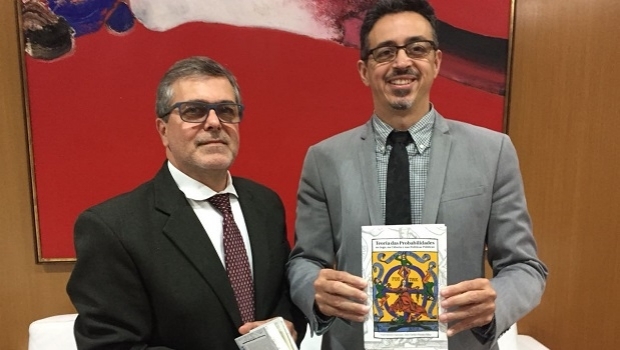 Prestes é recebido pelo ministro Sérgio Sá Leitão em Brasília