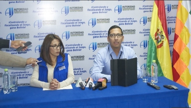 Governo boliviano lança aplicativo móvel para combater jogos ilegais