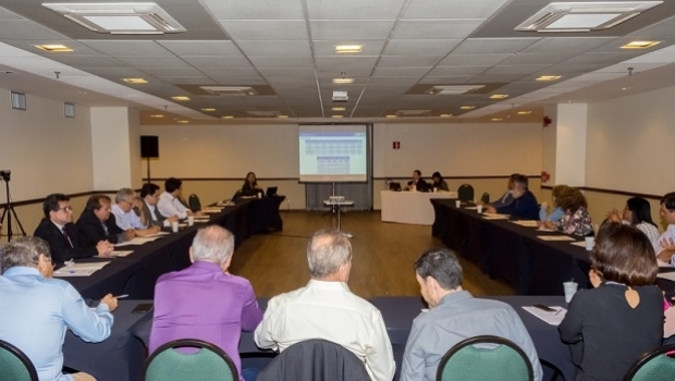 Caixa, Sindicatos estaduais e Febralot discutem carro-forte, jogos pela intenet e outros temas