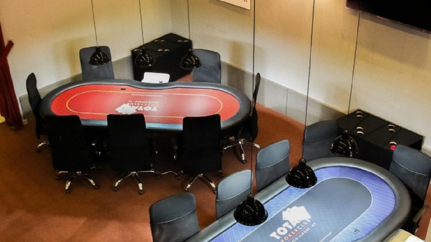 Com um investimento de R$ 1 milhão, casa de pôquer é inaugurada em Porto Alegre