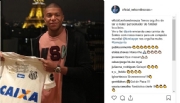 Caixa destaca patrocínio na camisa do Santos que Pele presenteou Mbappe