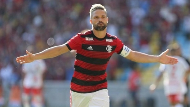 Governo não teria gostado do que encontrou nos contratos dos times com a Caixa