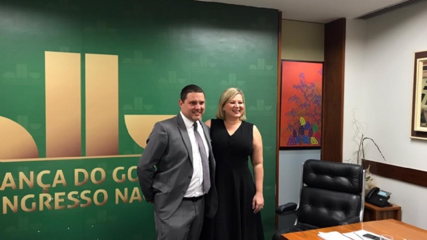 Representante brasileiro do Caesars é recebido pela líder do Governo na Câmara