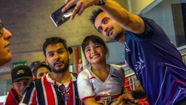 Betsul welcomes Falcão on its VIP box, promotes unforgettable experience to Sao Paulo fans