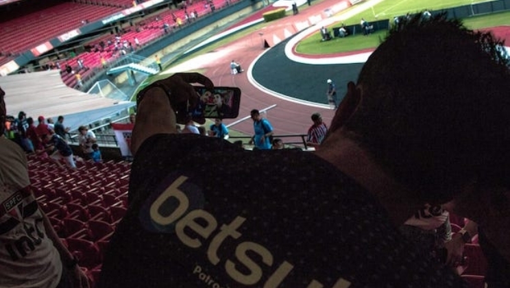 Betsul recebe Falcão em seu camarote e promove experiência inesquecível aos torcedores do São Paulo