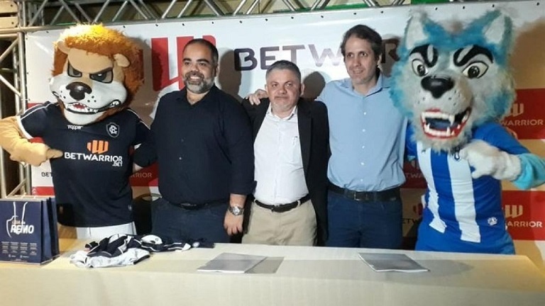 Fábio Bentes, Presidente Clube do Remo; Piragibe Ataide, representante de BetWarrior, Ricardo Gluck Paul, Presidente de Paysandu Sport Club