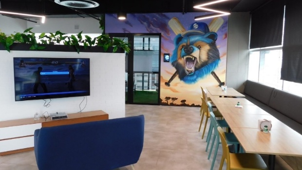 Por dentro do novo hub de tecnologia do grupo Genius Sports em Medellin para 300 funcionários
