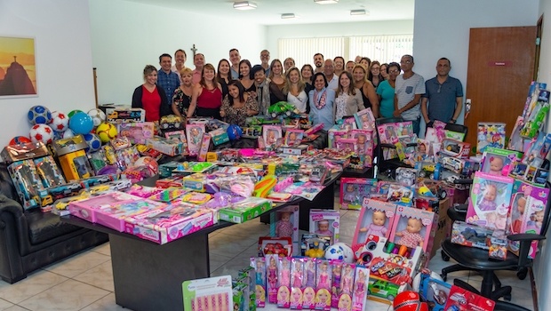 Loterj arrecada mais de 220 brinquedos para instituições carentes