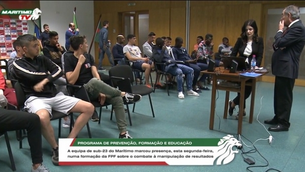 Elenco do sub-23 do Club Sport Marítimo participou de formação sobre apostas esportivas