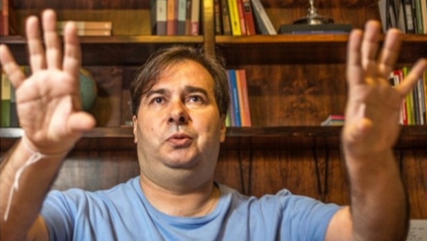 Rodrigo Maia volta a apoiar a legalização de cassinos em resorts separado dos bingos