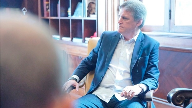 Hard Rock se reuniu com o governador de Santa Catarina para falar sobre investimento no turismo