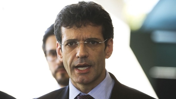 Ministro diz que Brasil não será diferente de países que permitem cassinos integrados a resorts