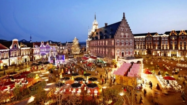 Theme park operator makes Japan casino bid