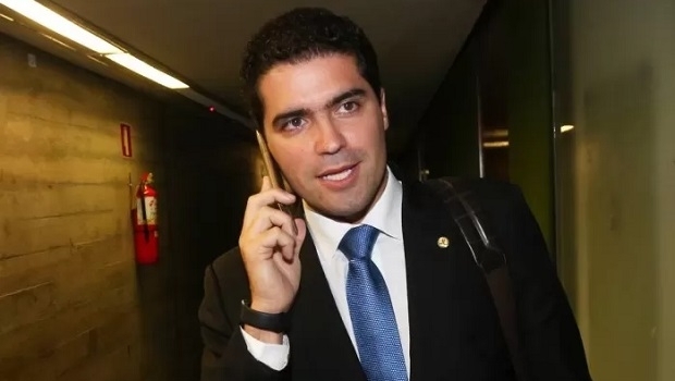 Newton Cardoso Jr busca participar de ação de benchmarking sobre jogos no Portugal