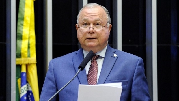 Deputado baiano quer legalizar cassinos no Brasil com taxa de imposto elevada