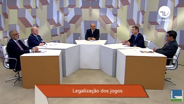 Dep Vermelho afirma que o país está maduro para avançar com a legalização dos jogos
