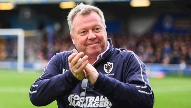 Time inglês suspende treinador por fazer apostas esportivas