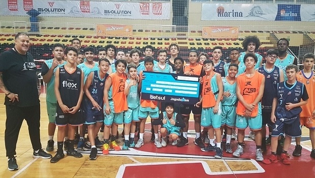 Betsul makes donation to Sorocabana Basketball League social project