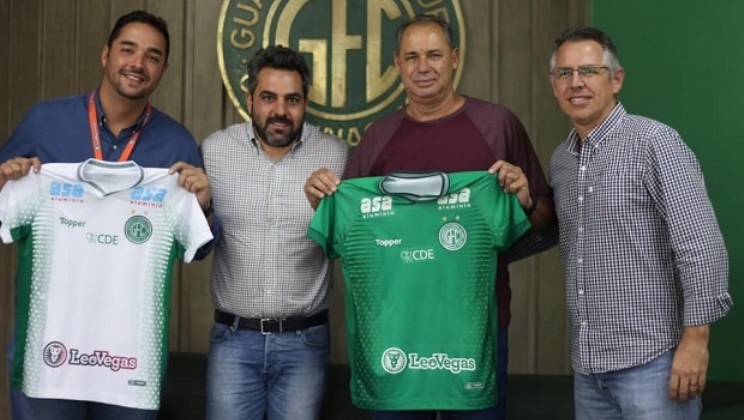 Com presença do ídolo Evair, LeoVegas assinou contrato de patrocínio com o Guarani
