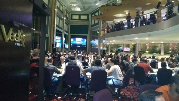 Vegas Poker é inaugurada em São Paulo com uma noite luxuosa de muita alegria e jogos
