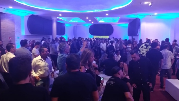 Vegas Poker é inaugurada em São Paulo com uma noite luxuosa de muita alegria e jogos