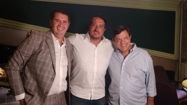 Vegas Poker é inaugurada em São Paulo com uma noite luxuosa de muita alegria e jogos